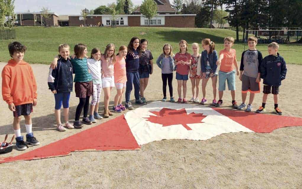 
                     St. Jacobs Public School Grade 4 students partnered with St. Jacobs - Home Hardware to paint a kite in celebration of Canada’
                     